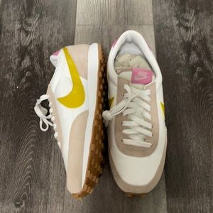 Nike Daybreak “Fossil Stone Saffron Quartz” 8W